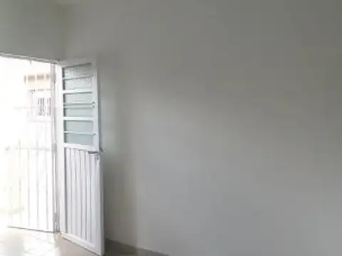 Casa en Alquiler con 2 cocheras