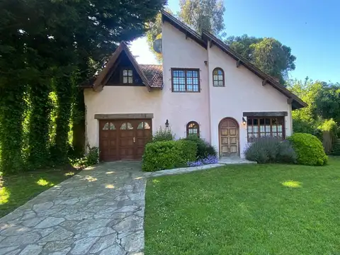 CASA  EN VENTA BOSQUE PERALTA RAMOS  MAR DEL PLATA