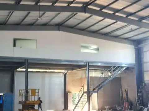 Galpon en Alquiler en Área de Promoción El Triángulo, USD 4.200