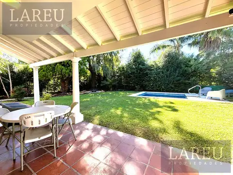 Casa en lote central en La Delfina