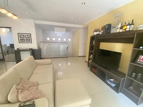 Casa 4 ambientes con 4 baños