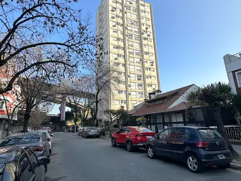 3 AMB AMPLIOS, con COCHERA FIJA, GRAN COCINA COMEDOR DIARIO, BALCON FRENTE, HERMOSO !