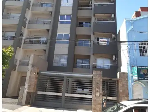 Departamento de 3 ambientes c/coch - Venta Moron