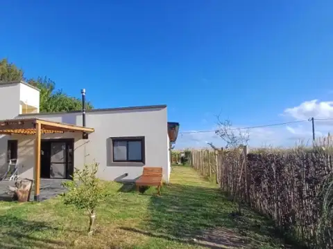 Casa en venta - 2 Dormitorios 1 Baño - Costa Chica