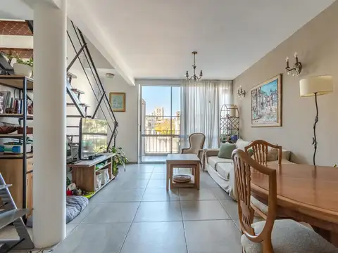Departamento de dos ambientes en dúplex con parrilla y cochera en venta ubicado en Núñez.