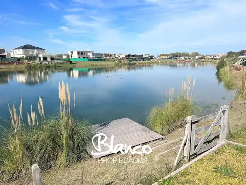 Casa 5 ambientes con 4 baños