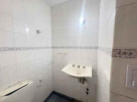 Casa en venta 4 ambientes Villa Adelina a Refaccionar