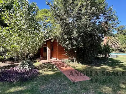 Hermosa Casa quinta en Barrio parque Jularo.