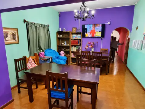 Casa en Venta con 4 cocheras