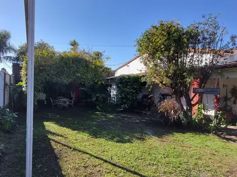 Casa en Venta con 4 cocheras