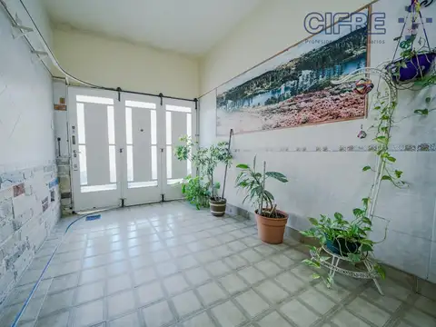 Casa en Villa Pueyrredon 3 ambientes, cochera y terraza, lote 8,16x11