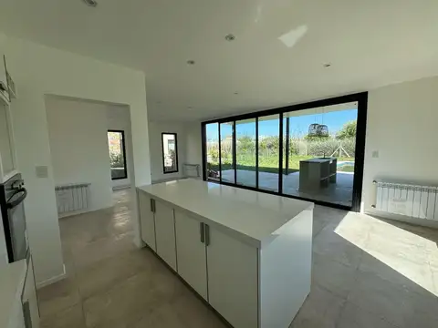Casa en Barrio Las Araucarias, Puertos del Lago
