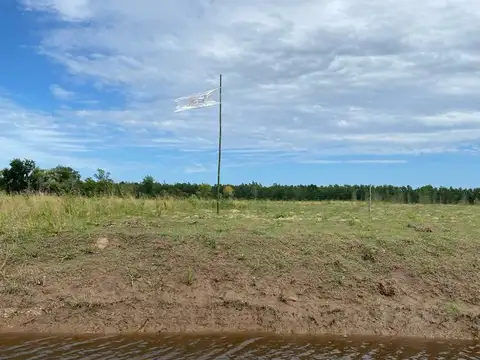 Lote venta en Delta en barrio priv. náutico Albardon,con muelle y bases listo para construir