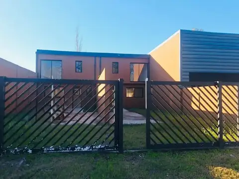 CASA A ESTRENAR 3 DORMITORIOS CON PILETA