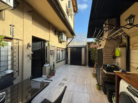 Depto Tipo Casa 3 ambientes con 2 baños