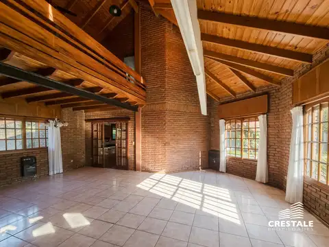 Casa en Venta con 2 cocheras