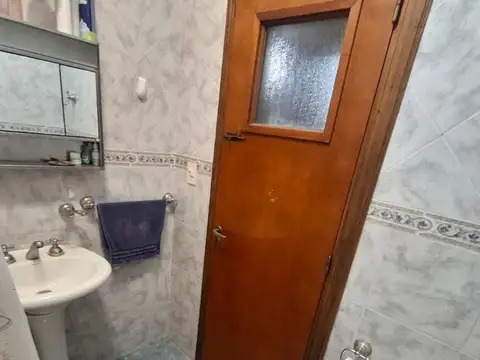 VENTA CASA 5 AMB Y QUINCHO  SE ESCUCHA OFERTA