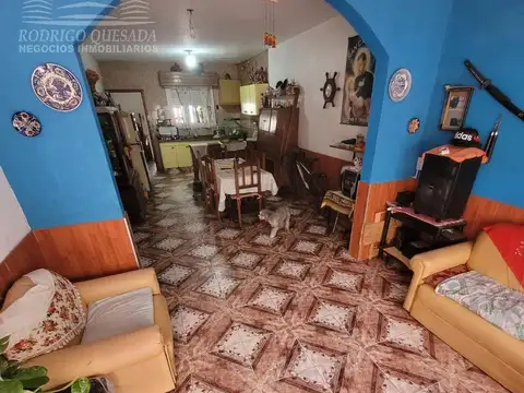 Casa 3 ambientes con 1 baño