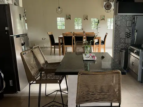 Casa en Venta en Francisco Alvarez, USD 160.000