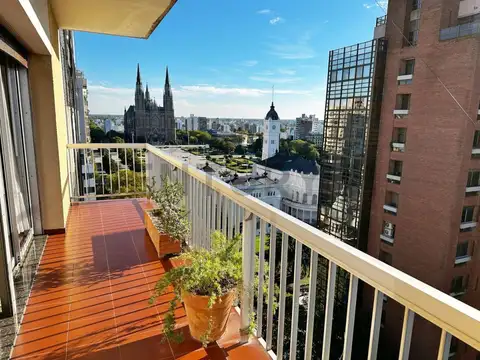 53 e/ 10 y 11 , Piso 13