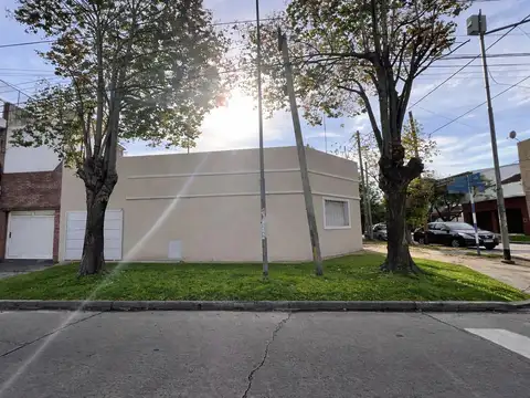 venta de casa 4 ambientes con quincho cochera y terraza