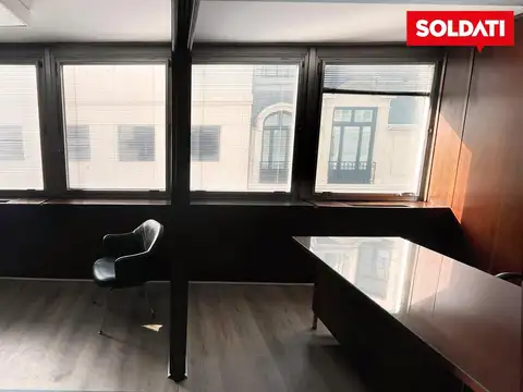 Venta Oficina en Av. de Mayo y Peru, Monserrat. OPORTUNIDAD.