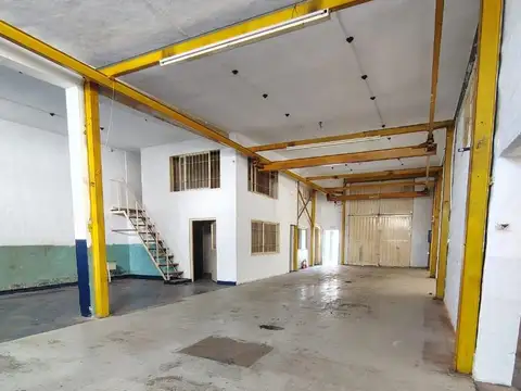 Galpon en Alquiler en Villa Rivera Indarte, $ 3.900.000