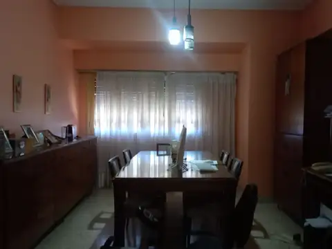 Casa en Venta con 6 cocheras