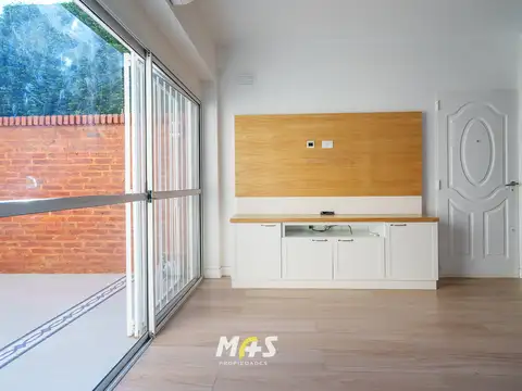Depto Tipo Casa 4 ambientes con 3 baños
