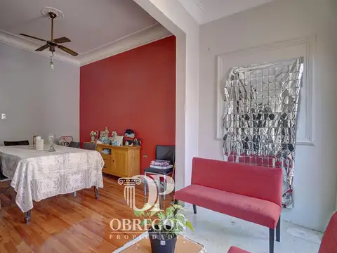 Casa 4 ambientes con 2 baños