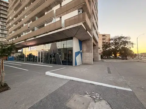 VENTA LOCAL CON RENTA SOBRE AV ITALIA