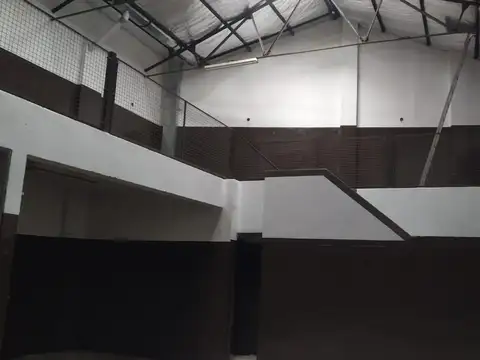 Deposito en Alquiler - Av. Chorroarin 950-944 (villa Ortuzar)  de 520 m2. Dueño Directo.