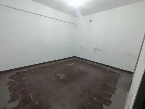 Venta oficinas con cochera en lote propio