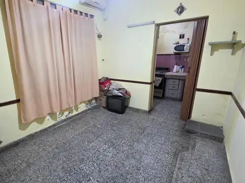 Venta 2 Amb con cochera y patio en Quilmes