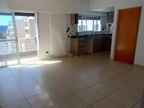 MONOAMBIENTE CON BALCON