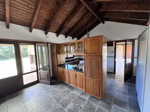 Casa 12 ambientes con 5 baños