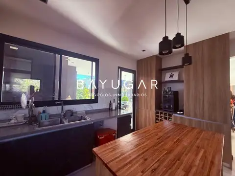 Casa en Alquiler al Oeste