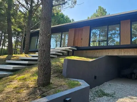 VENTA CASA COSTA ESMERALDA 5 AMBIENTES