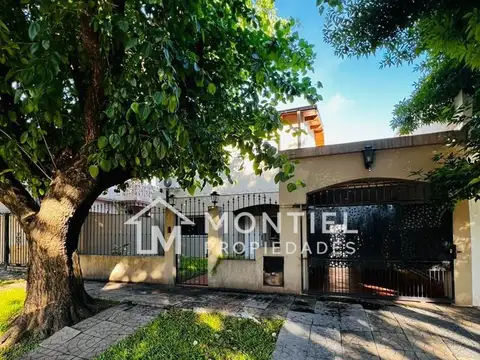 Casa Chalet  en Venta en Ciudad Jardin, Tres de Febrero, G.B.A. Zona Oeste