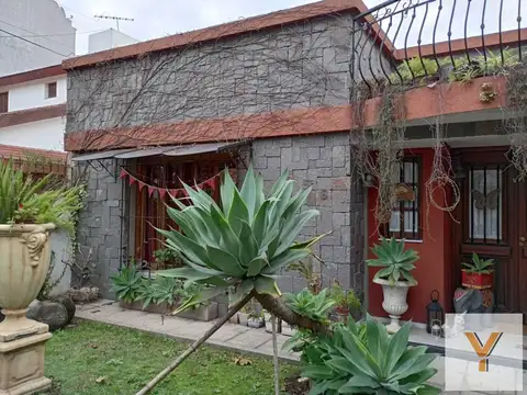 Casa en venta - 3 Dormitorios 3 Baños - Merlo