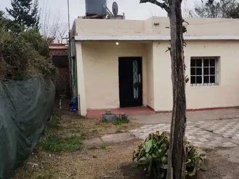 Casa en venta - 2 Dormitorios 2 Baños - 300Mts2 - José C. Paz