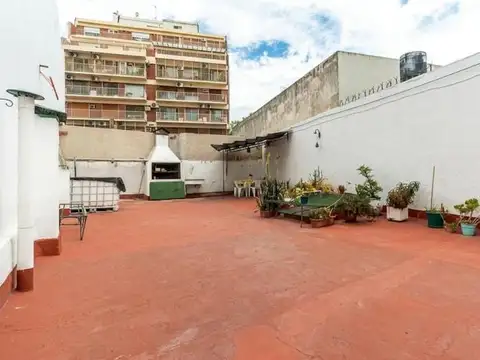 Venta 5 ambientes PH  terraza propia. Sin expensas Caballito.