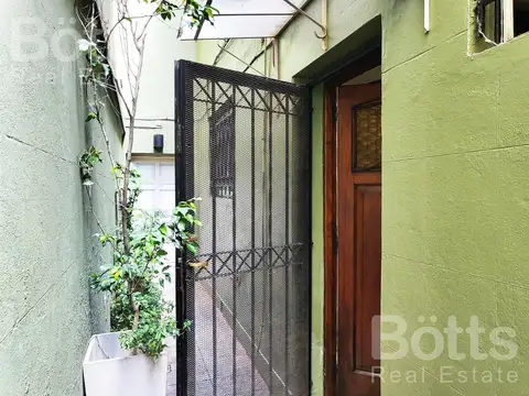 VENTA PH - PALERMO VIEJO - A REFACCIONAR - 4 AMBIENTES - TERRAZA C/ PARILLA