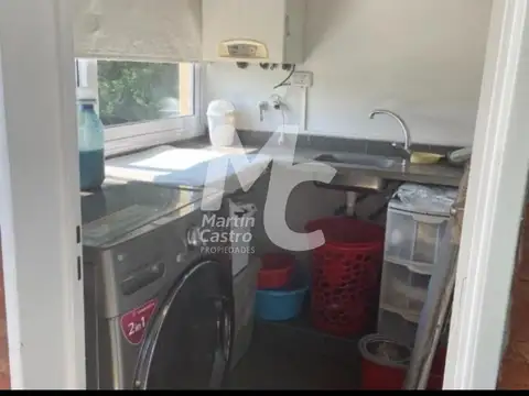 Casa en Alquiler con 2 cocheras