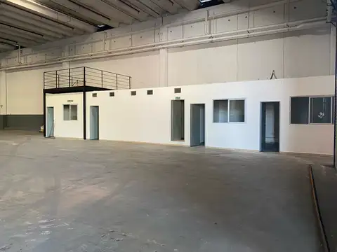 Galpon en Alquiler 110  mts Fondo