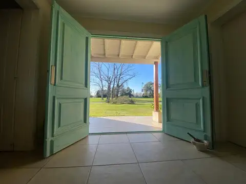 VENTA CASA AL GOLF, EN LA PRIMAVERA GOLF DE CARLOS KEEN, LUJAN