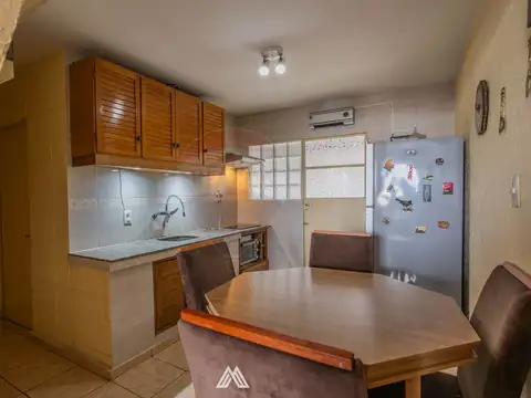 Calle 1 y Emancipación 100