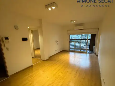 Departamento semipiso de 2 ambientes con cochera cubierta - San Martín Centro