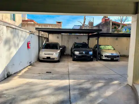 Cochera en venta Villa Saenz Peña cubierta amplia