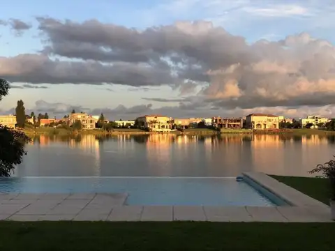 Casa en Alquiler de 4 dormitorios